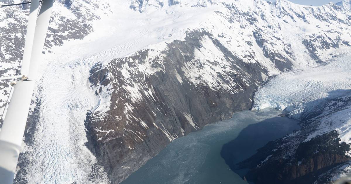 Una pendiente inestable sobre Prince William Sound está descendiendo más rápido.  Una falla completa podría causar un tsunami.