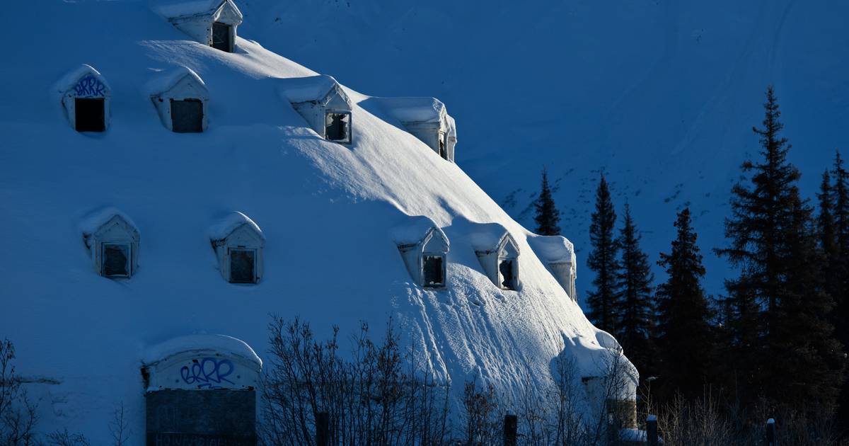 The Parks Highway igloo has been a landmark for decades. Will it ever open for business?