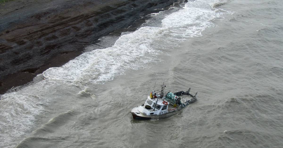 At least 4 loaded Bristol Bay fishing boats swamped in bad weather -  Anchorage Daily News