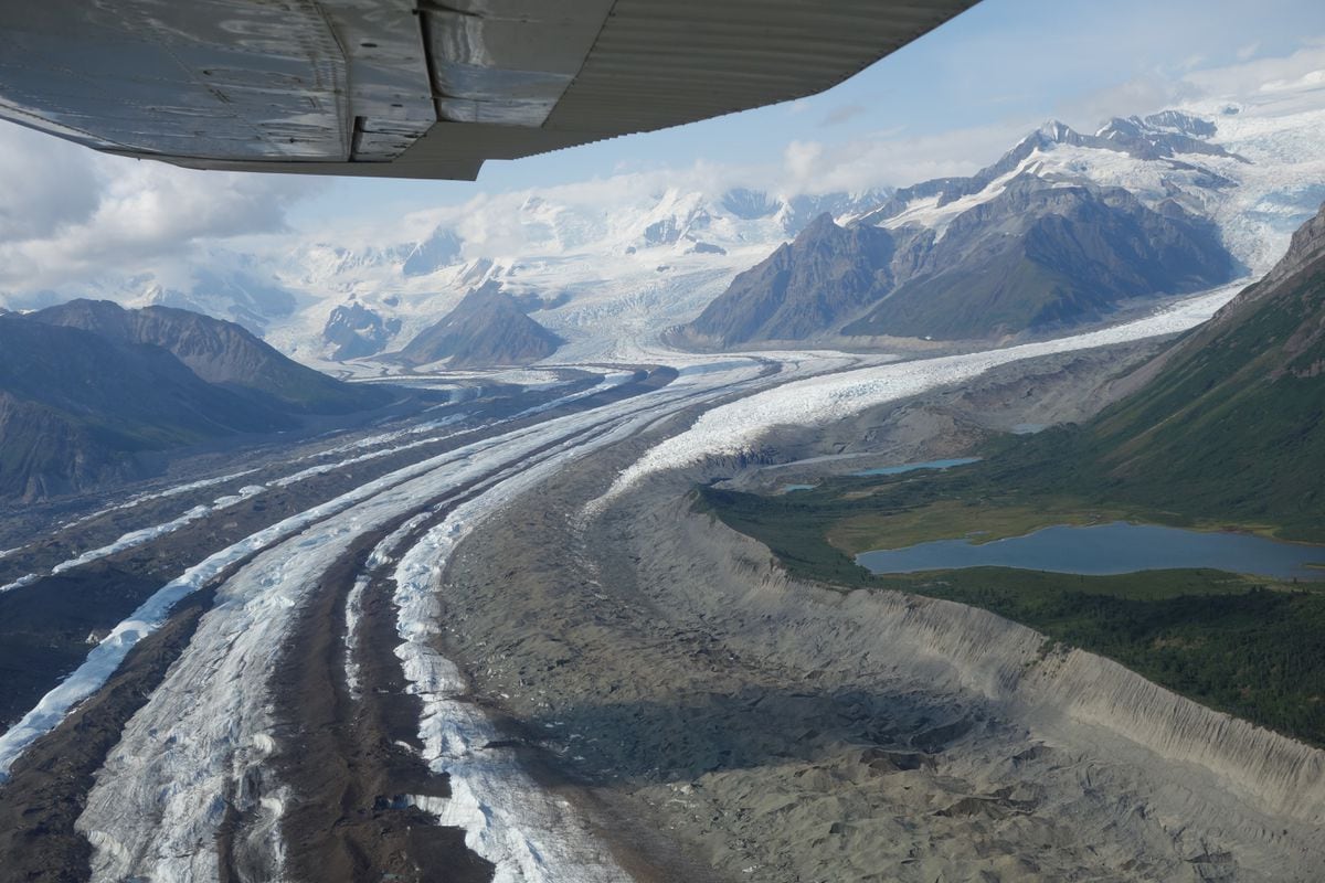 A bird’s-eye view of the Kennicott Glacier, flying from McCarthy back to Chitina. (Scott McMurren)