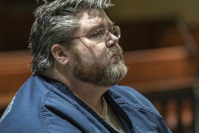 Trial witness describes encounter with suspect in 1993 slaying at UAF