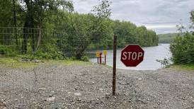Talkeetna residents sue in dispute over lake access 