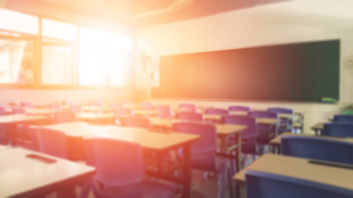 stock - empty classroom