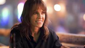 ‘Alaska Daily’ review: Hilary Swank stars in ABC’s journalism drama from the writer-director of ‘Spotlight’