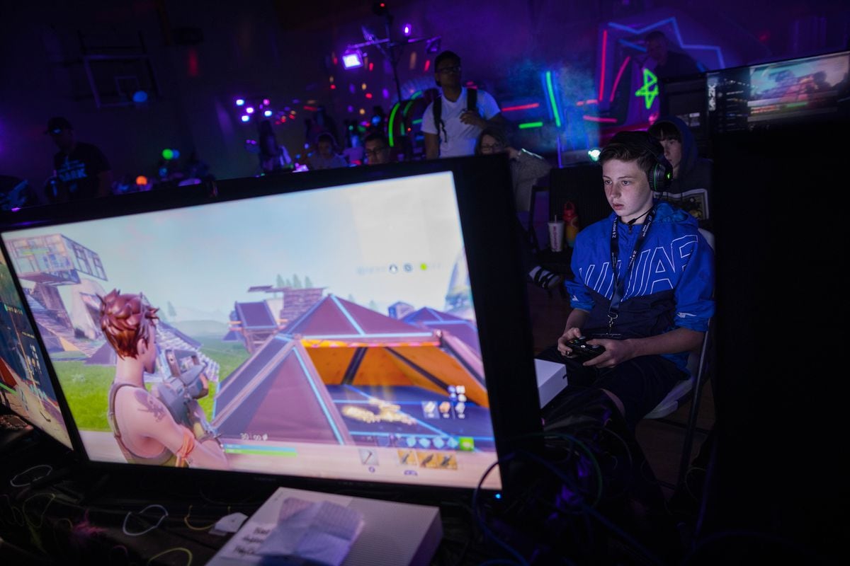 Victory Royale Dozens Of Gamers Gather For Fortnite Tournament In