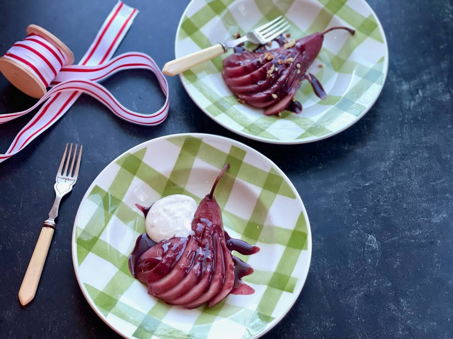 Poached pears with red wine caramel