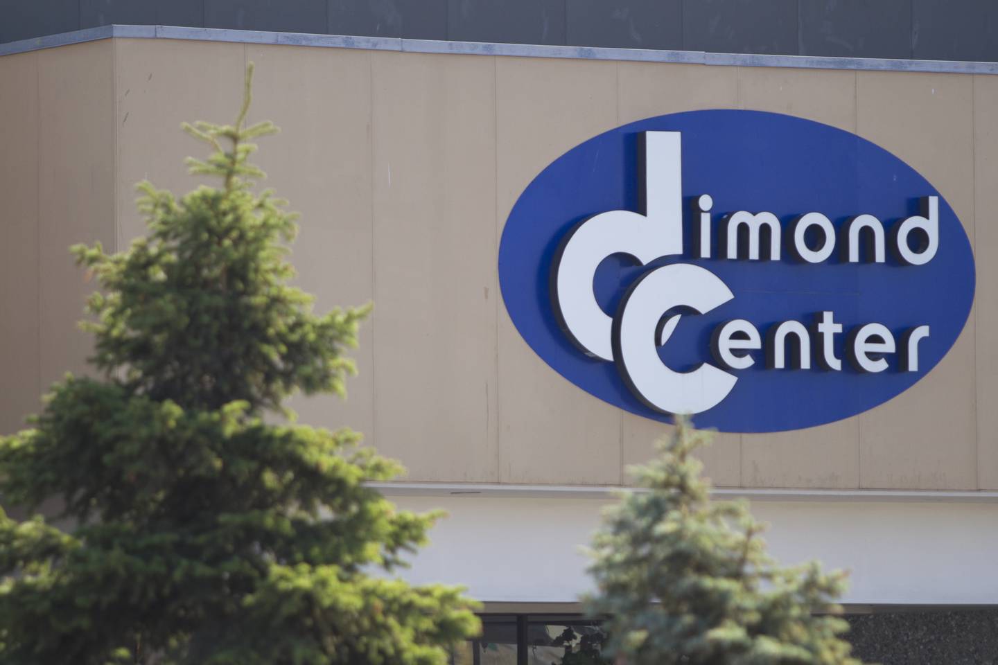 160712-Dimond Center-stock