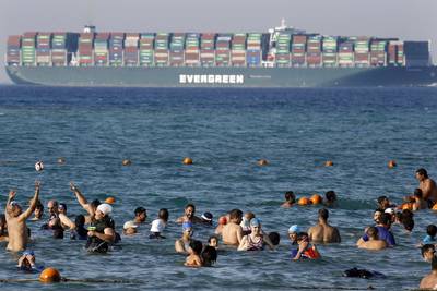 The global risks caused by bigger and bigger container ships
