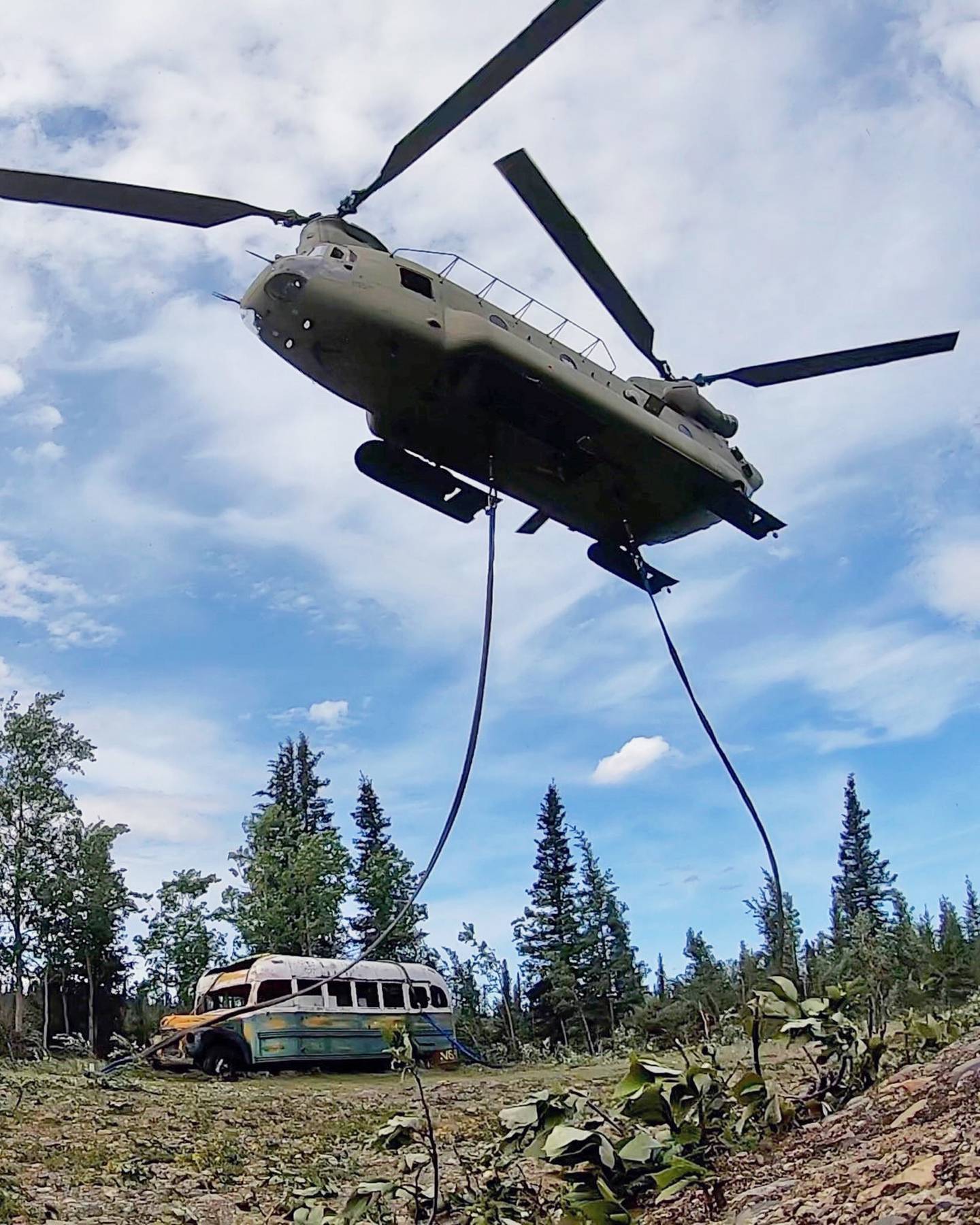 Alaska National Guard airlifts ÒInto the WildÓ bus from Stampede Trail