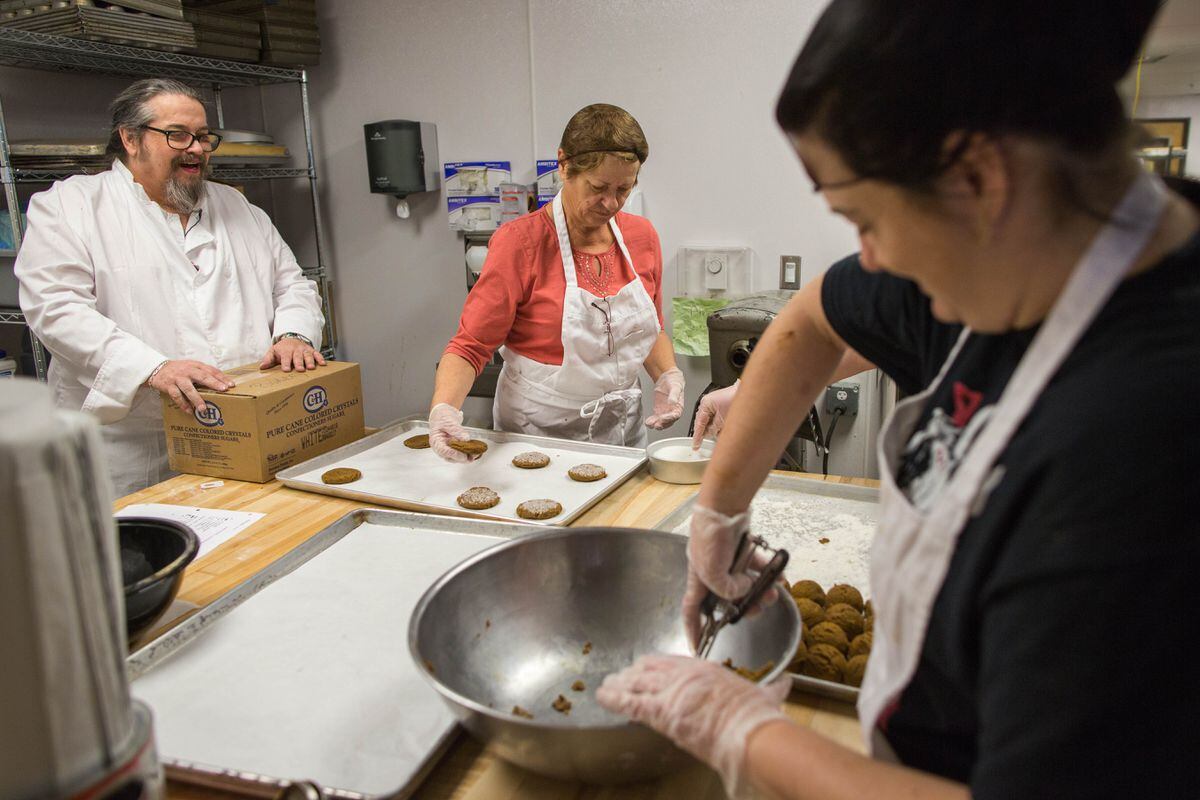 Video Helping The Homeless At Hope Bakery Anchorage Daily News