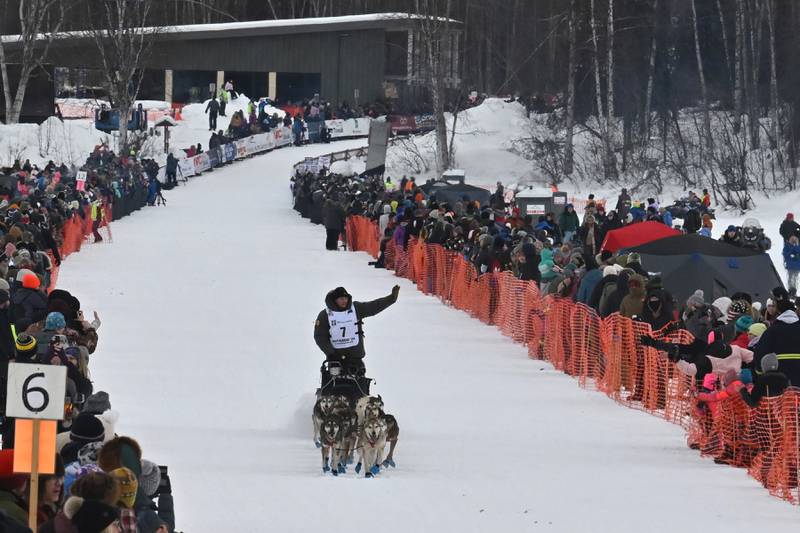 Iditarod takes off from Willow as racing officially gets underway