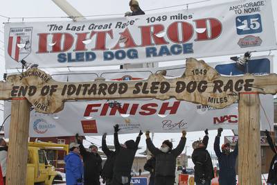 After burled arch collapses in Nome, Iditarod plans replacement for 2025