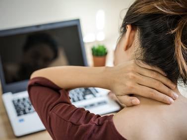 How to prevent neck pain from using devices all day
