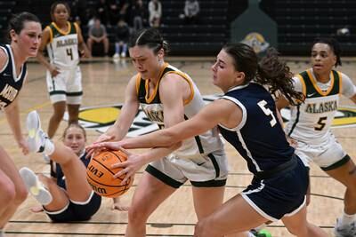 UAA women’s basketball team suffers first loss of season in conference opener