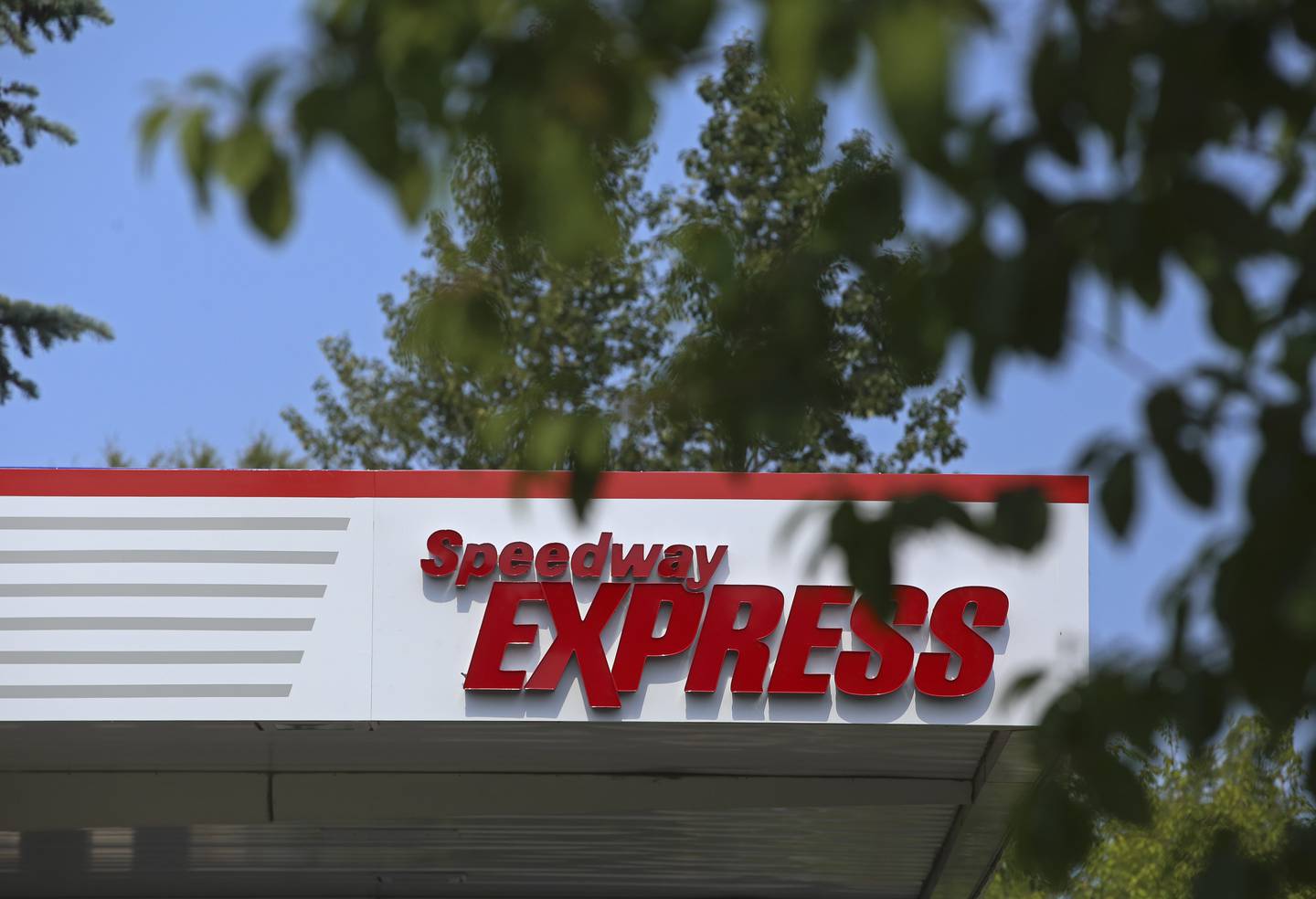 speedway express, tesoro, gas station
