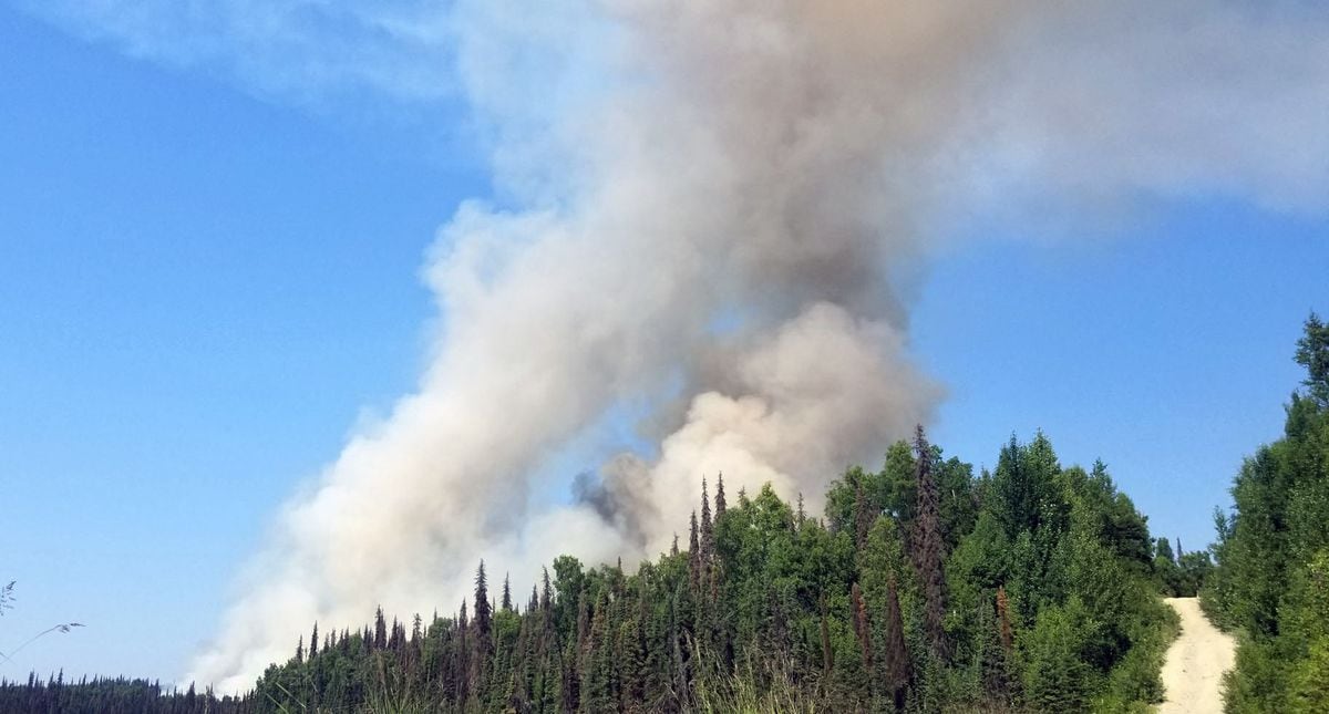 Fire near Talkeetna Spur Road grows, destroys 1 structure; residents ordered to evacuate