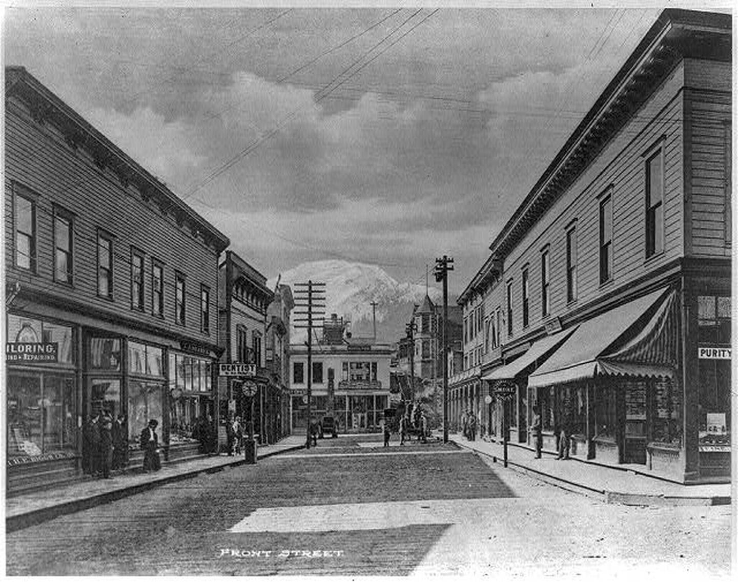 Front Street in Juneau, pictured in 1909