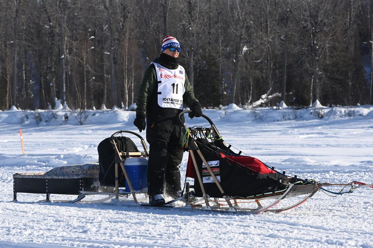 Iditarod’s COVID-19 team is trying to identify 2 people who shared a tent with the musher whose test was positive