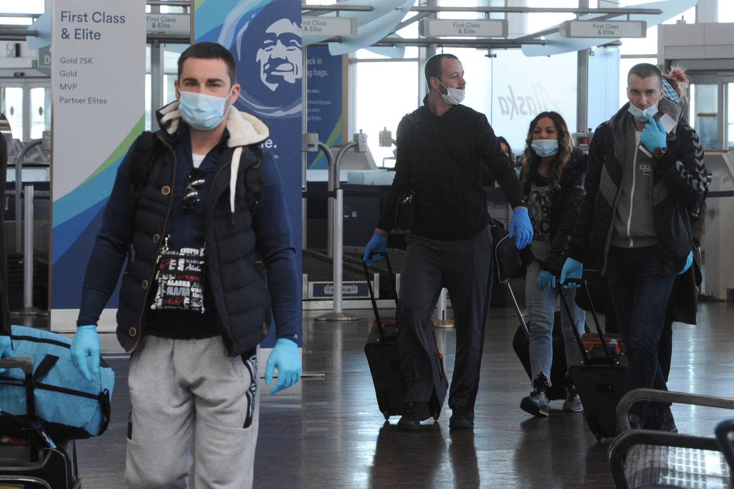 Coronavirus, COVID-19, Airport, travelers
