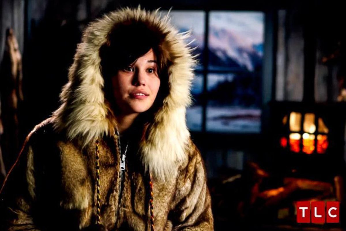 Аляска люди. Жизнь на Аляске женщина. Девушка в клипе в Аляске.