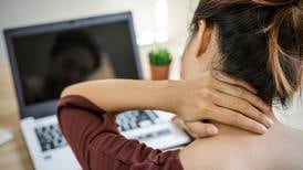 How to prevent neck pain from using devices all day